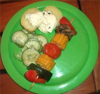 Gemüsespieße mit Quark und Kartoffeln