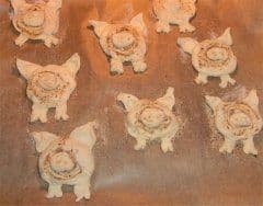 Blätterteigschweinchen auf Backblech