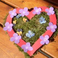 Moos- und Blumenherzchen