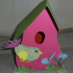 Artikelbild Buntes Vogelhaus basteln