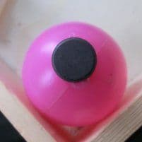 Magnet auf Ei kleben
