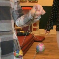 Artikelbild Klackkugeln basteln - ganz einfach
