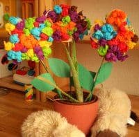 Artikelbild Bunte Krepppapierblumen basteln