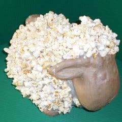 Artikelbild Popcorn-Osterlamm kleben und naschen