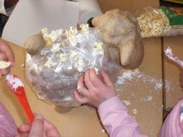 Popcorn aufkleben
