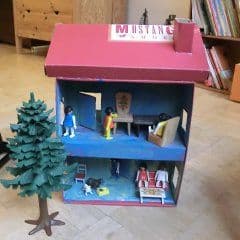 Artikelbild Puppenhaus aus Schuhkarton basteln