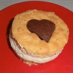 Artikelbild Herziges Quarkcremtörtchen aus Biskuitteig