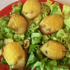 Kartoffeligel auf Salat